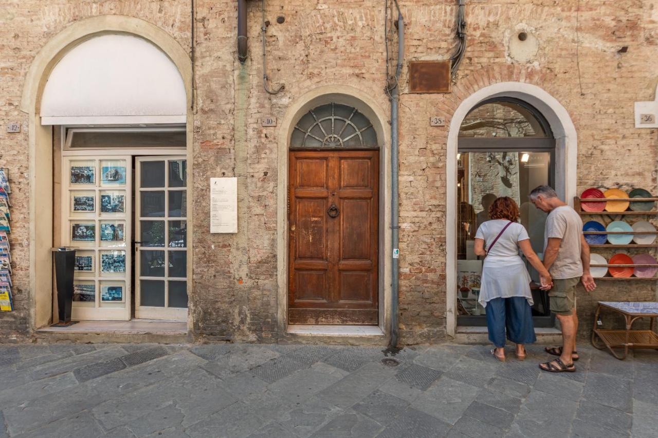 Colours Studio 10 M Away Piazza Del Campo Siena Exterior foto